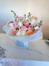 Load image into Gallery viewer, Sweet Bouquet