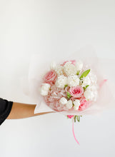 Load image into Gallery viewer, Lots of Love Bouquet