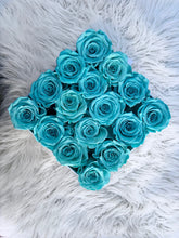 Load image into Gallery viewer, 16 Infinity Rose Box
