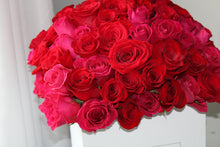Load image into Gallery viewer, 100 Red Roses Delivered in Ottawa - Top Florist Ottawa - Luxe Blooms
