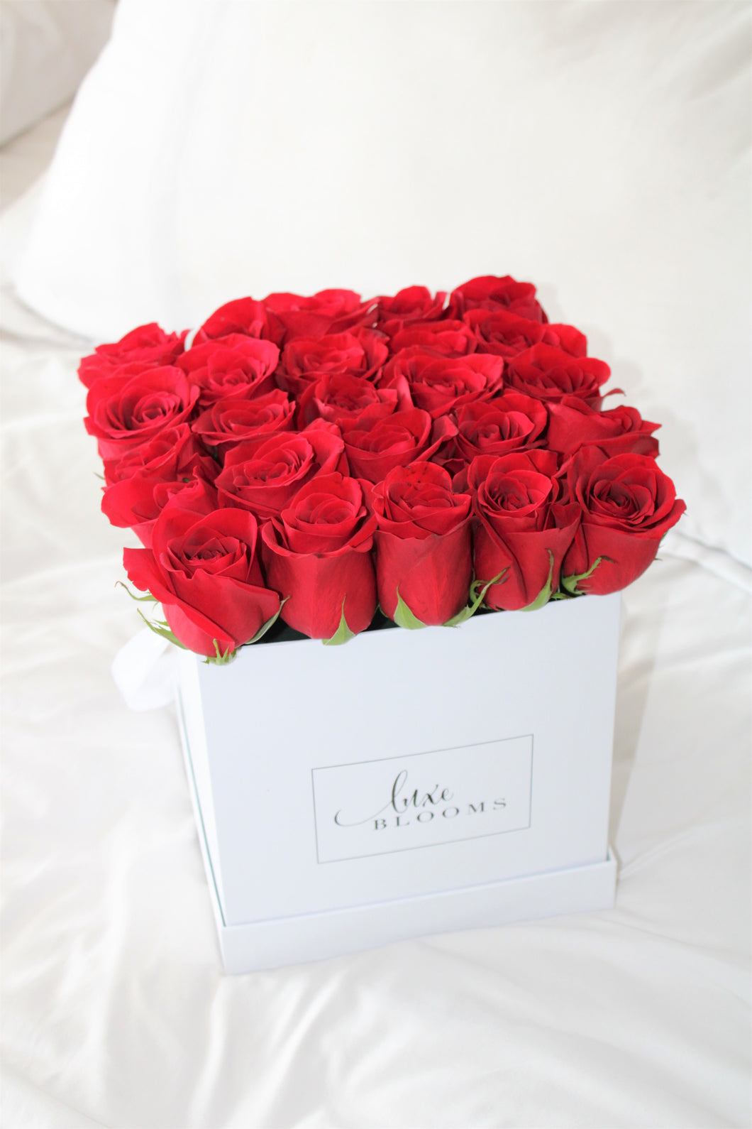 25 Fresh Roses Square