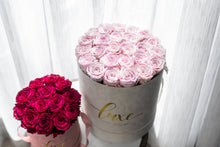 Load image into Gallery viewer, 25 Infinity Rose Box
