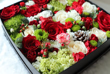 Load image into Gallery viewer, A Very Chic Holiday | Luxe Blooms
