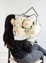 Load image into Gallery viewer, Pure Beauty Bouquet

