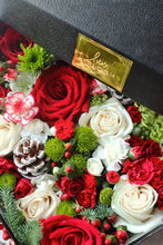 Load image into Gallery viewer, A Very Chic Holiday | Luxe Blooms
