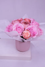 Load image into Gallery viewer, Mixed Fresh Rose Dozen Ceramic
