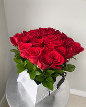 Load image into Gallery viewer, Be Mine LARGE Rose Box
