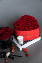 Load image into Gallery viewer, HEART SHAPED INFINITY ROSE BOX (LARGE) (New)
