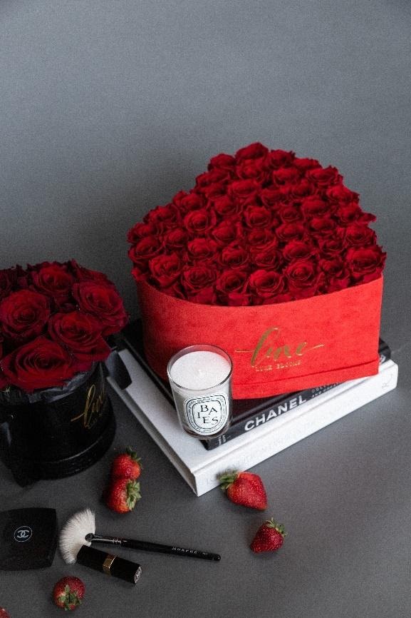 HEART SHAPED INFINITY ROSE BOX (LARGE) (New)