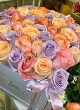 Load image into Gallery viewer, Luxe Grande Fresh Roses Square
