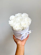 Load image into Gallery viewer, 8 Infinity Rose Hat Box

