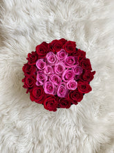 Load image into Gallery viewer, Pink &amp; Red Round Bloom Box | Luxe Blooms
