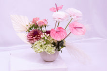 Load image into Gallery viewer, Pretty Palms &amp; Ranunculus
