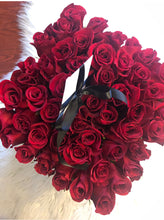 Load image into Gallery viewer, Luxe Grande Fresh Roses Square
