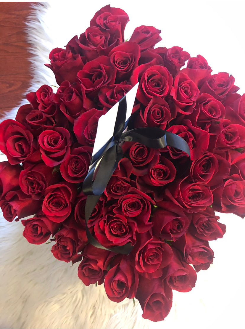 Luxe Grande Fresh Roses Square
