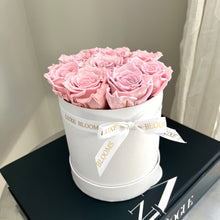 Load image into Gallery viewer, 8 Infinity Rose Hat Box
