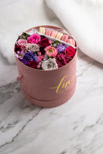 Load image into Gallery viewer, Flower &amp; Macaron Hat Box
