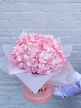 Load image into Gallery viewer, Hydrangea Signature
